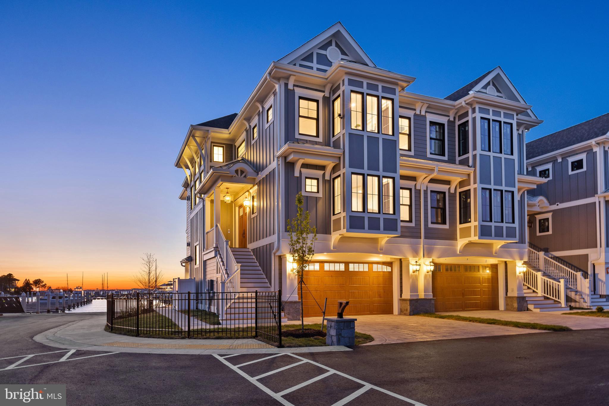 WATERFRONT LIVING AT SUNSET WHARF | 111 PETRIE WAY