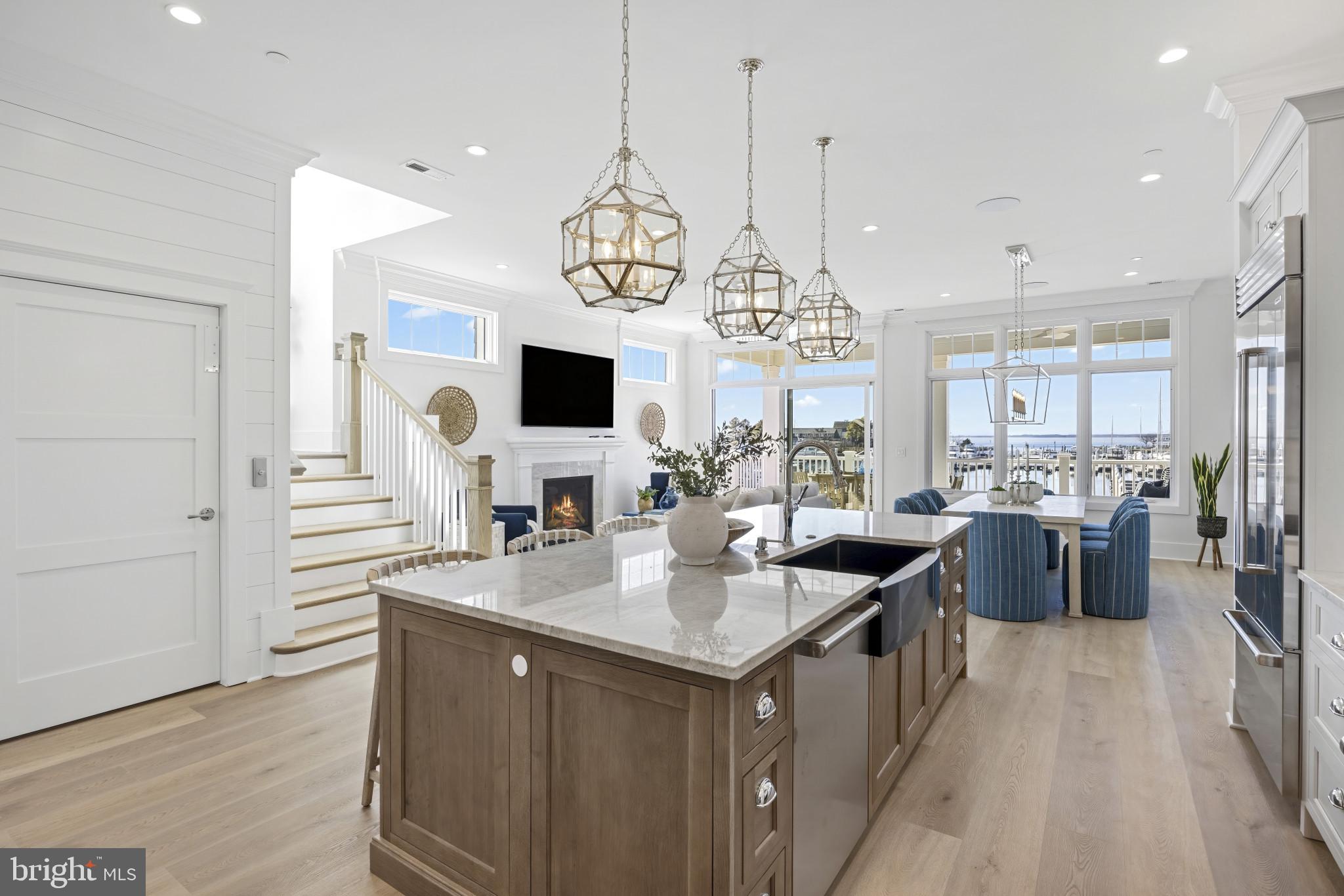 WATERFRONT LIVING AT SUNSET WHARF | 111 PETRIE WAY