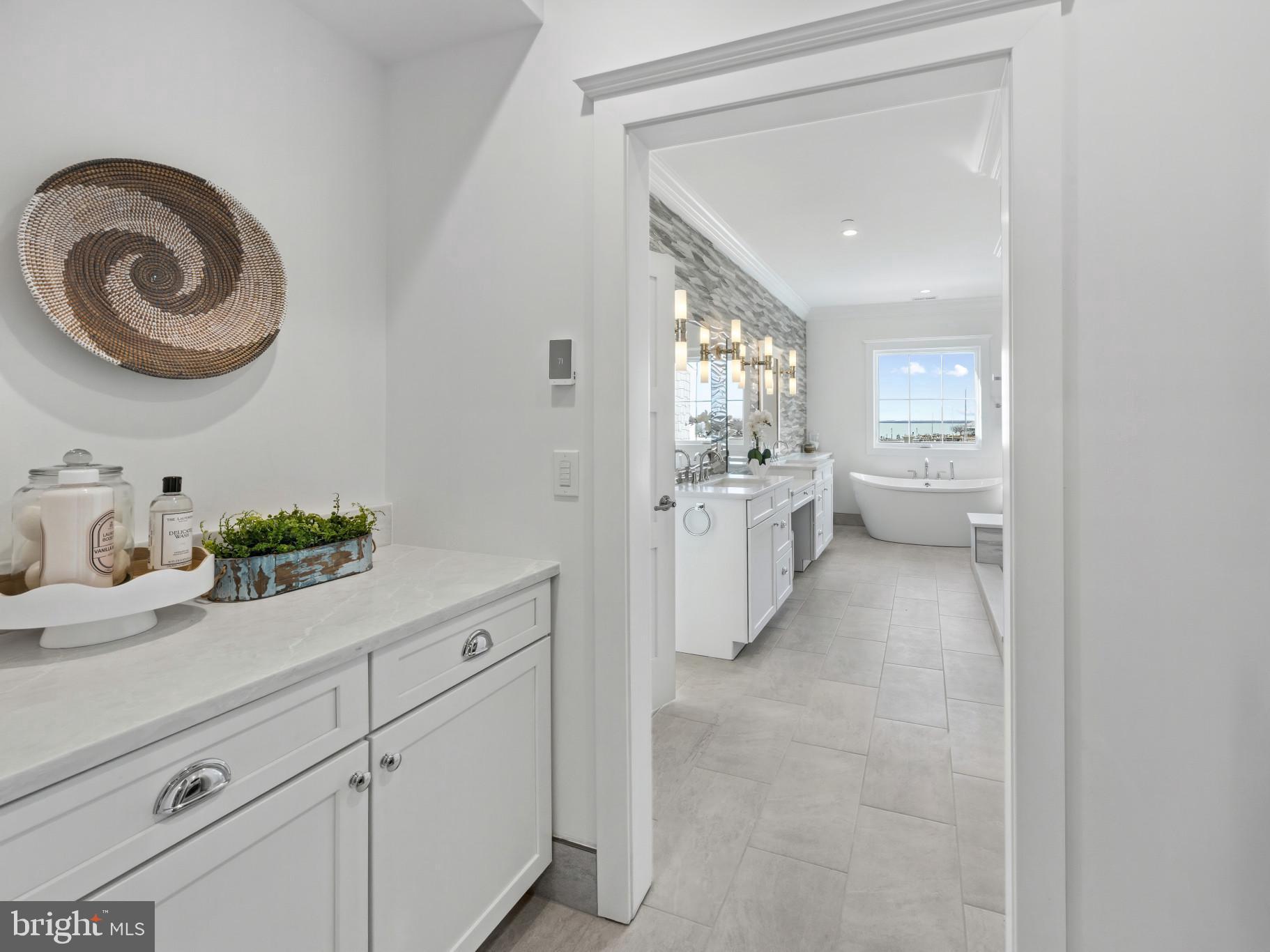 WATERFRONT LIVING AT SUNSET WHARF | 111 PETRIE WAY