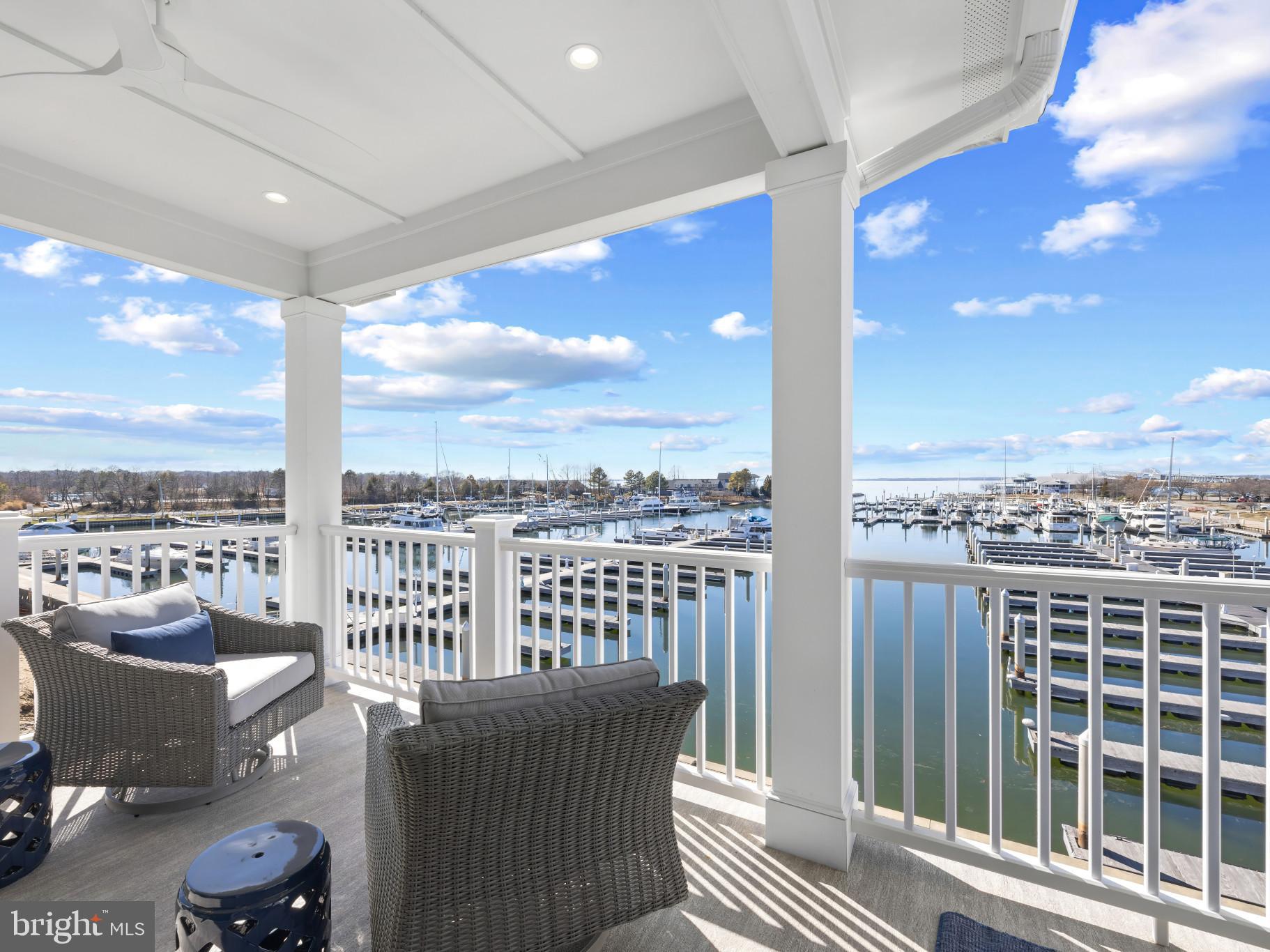 WATERFRONT LIVING AT SUNSET WHARF | 111 PETRIE WAY