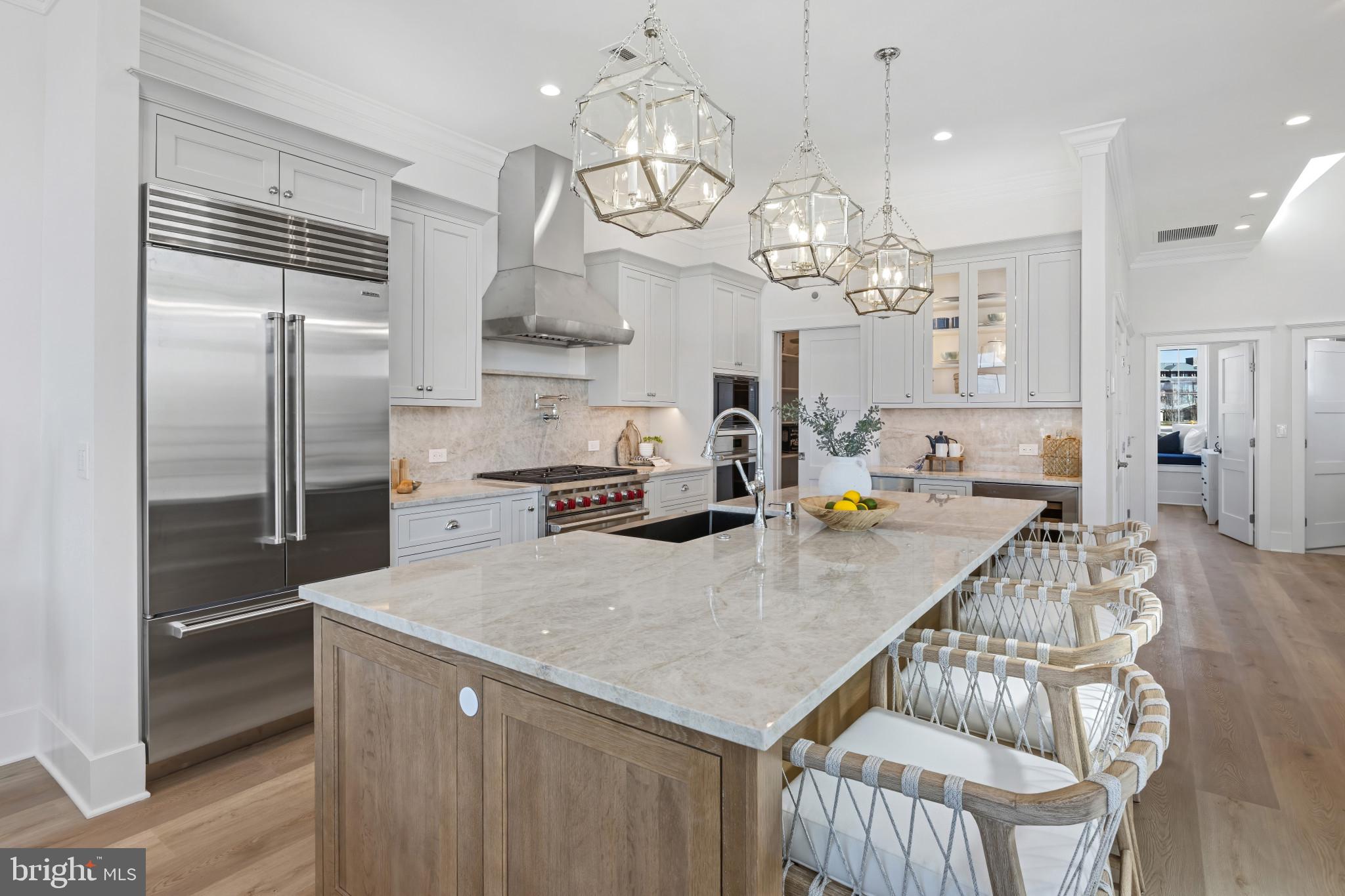 WATERFRONT LIVING AT SUNSET WHARF | 111 PETRIE WAY