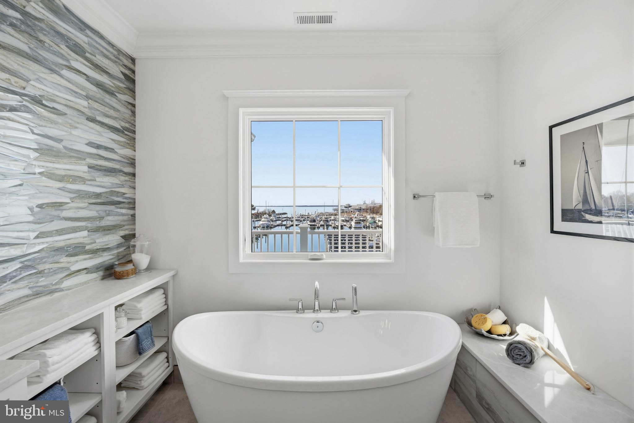 WATERFRONT LIVING AT SUNSET WHARF | 111 PETRIE WAY