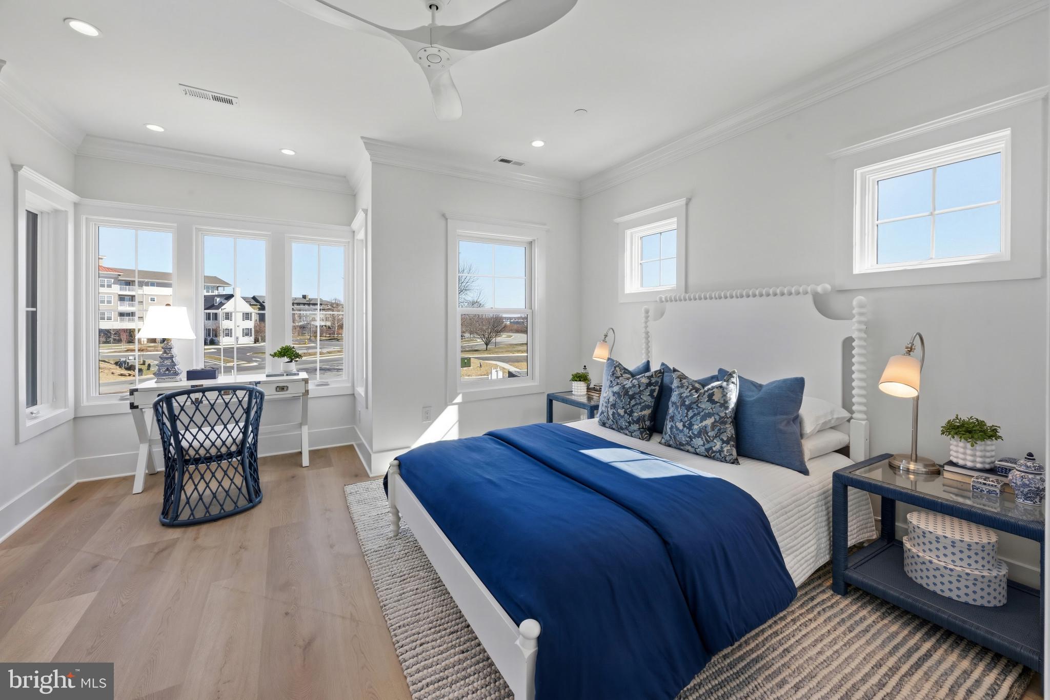 WATERFRONT LIVING AT SUNSET WHARF | 111 PETRIE WAY