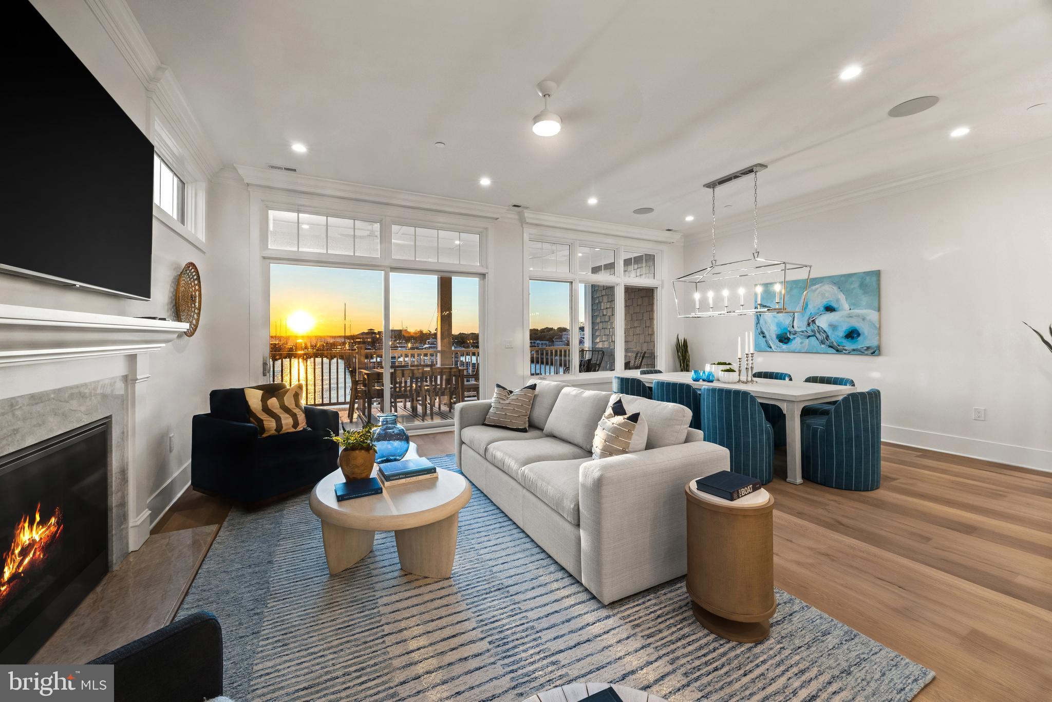 WATERFRONT LIVING AT SUNSET WHARF | 111 PETRIE WAY