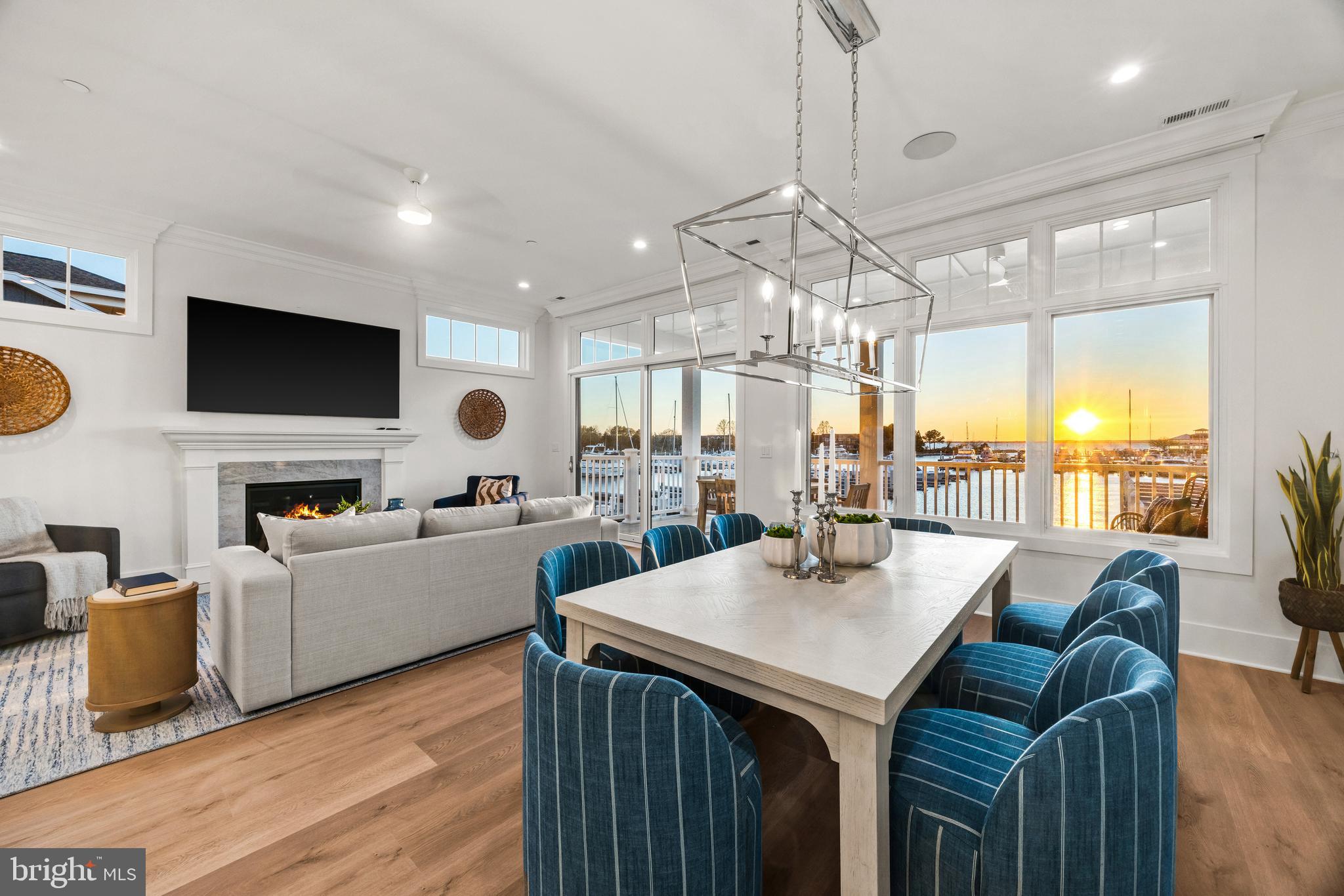 WATERFRONT LIVING AT SUNSET WHARF | 111 PETRIE WAY