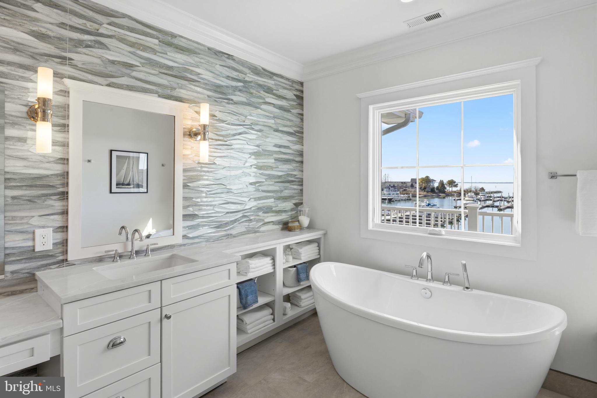 WATERFRONT LIVING AT SUNSET WHARF | 111 PETRIE WAY