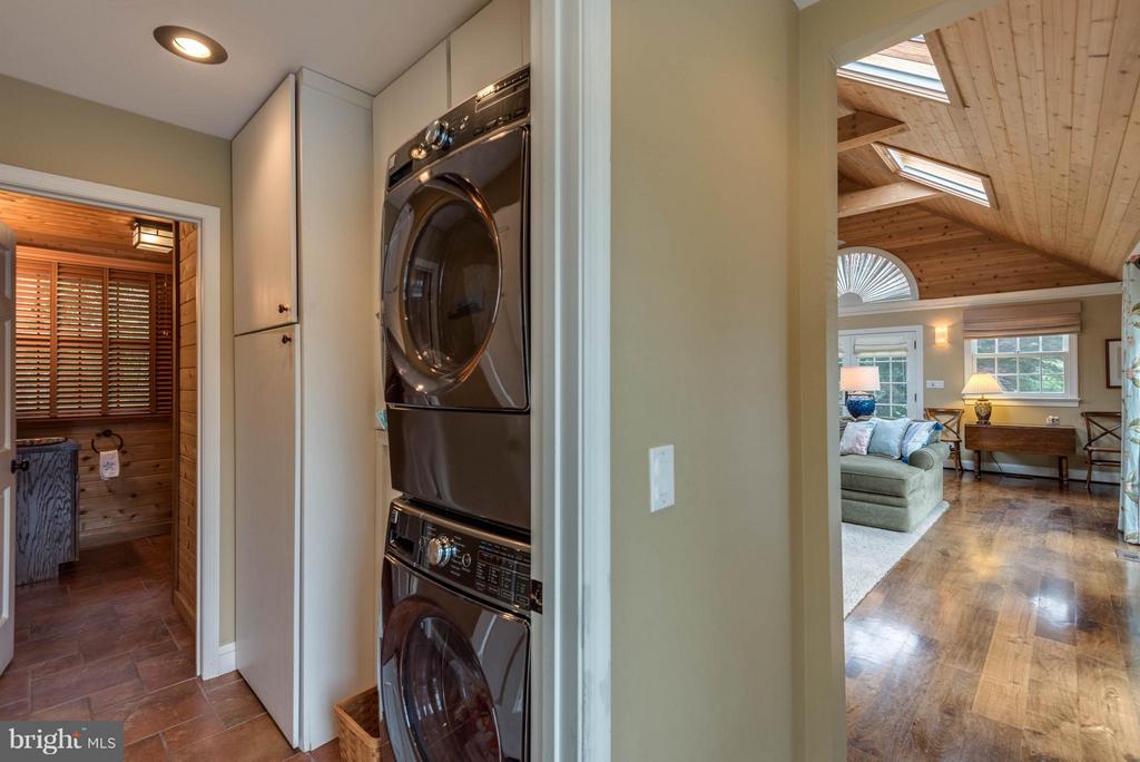 213 COLUMBIA LANE