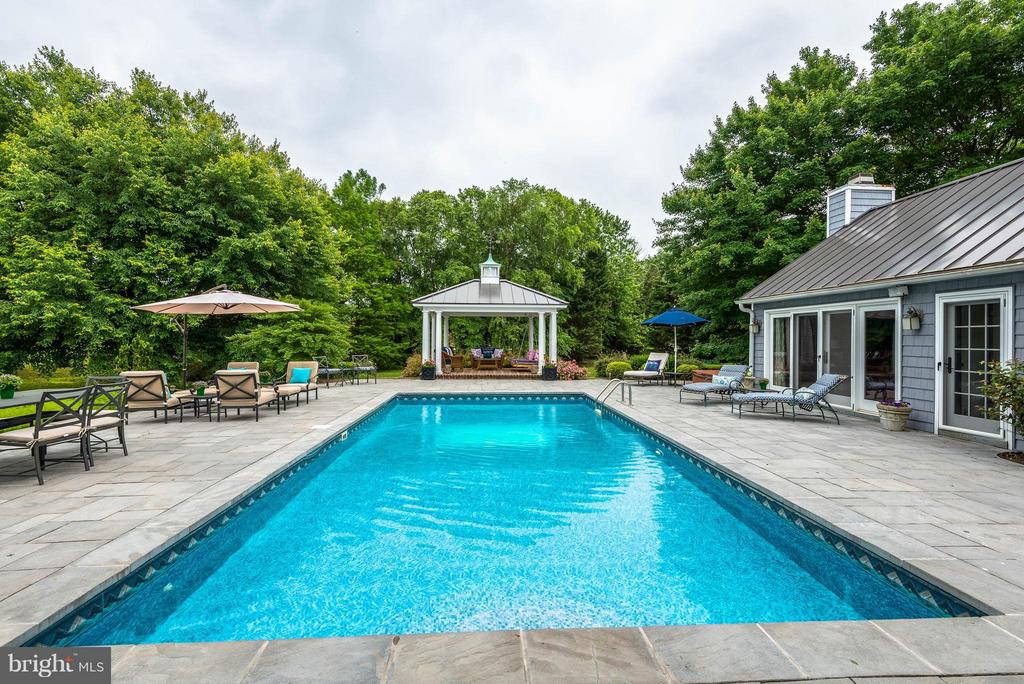 213 COLUMBIA LANE