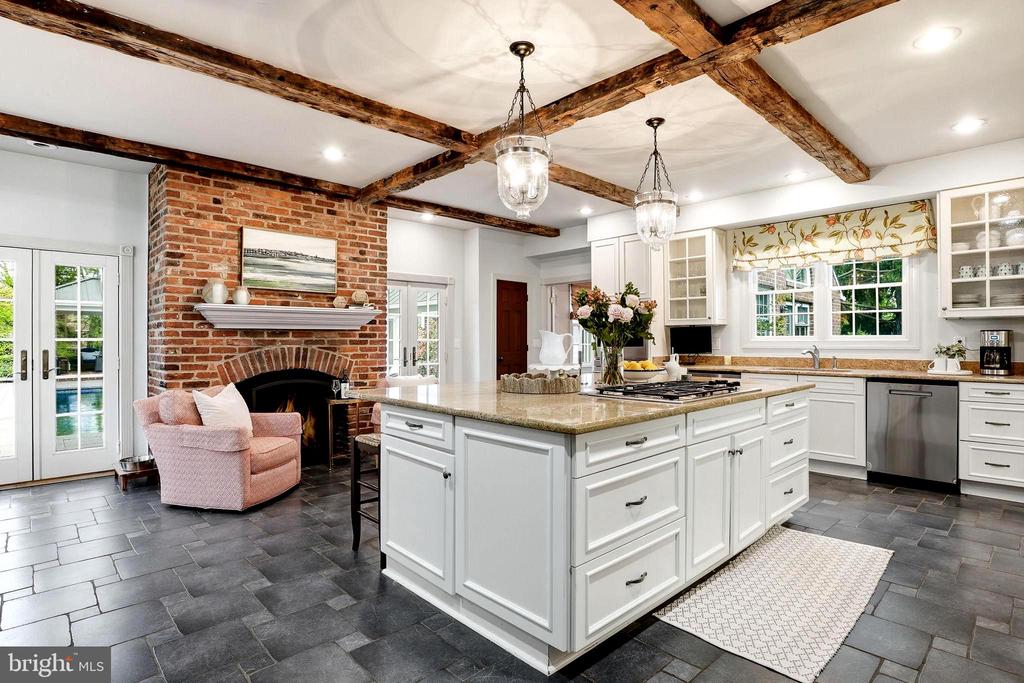 213 COLUMBIA LANE