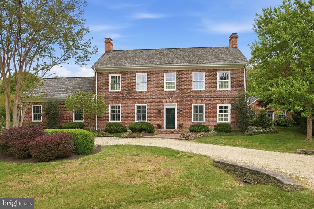 213 COLUMBIA LANE
