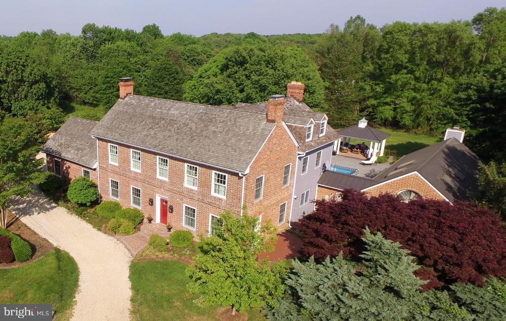 213 COLUMBIA LANE