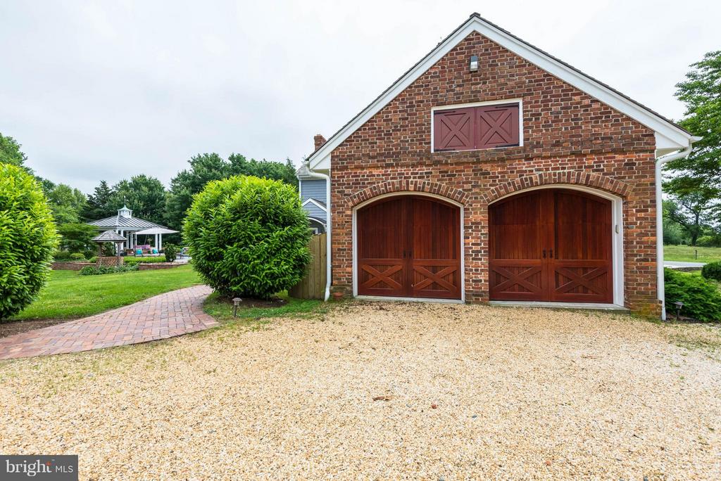 213 COLUMBIA LANE