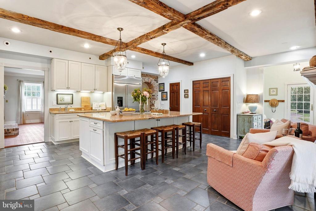 213 COLUMBIA LANE