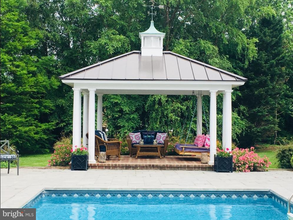 213 COLUMBIA LANE