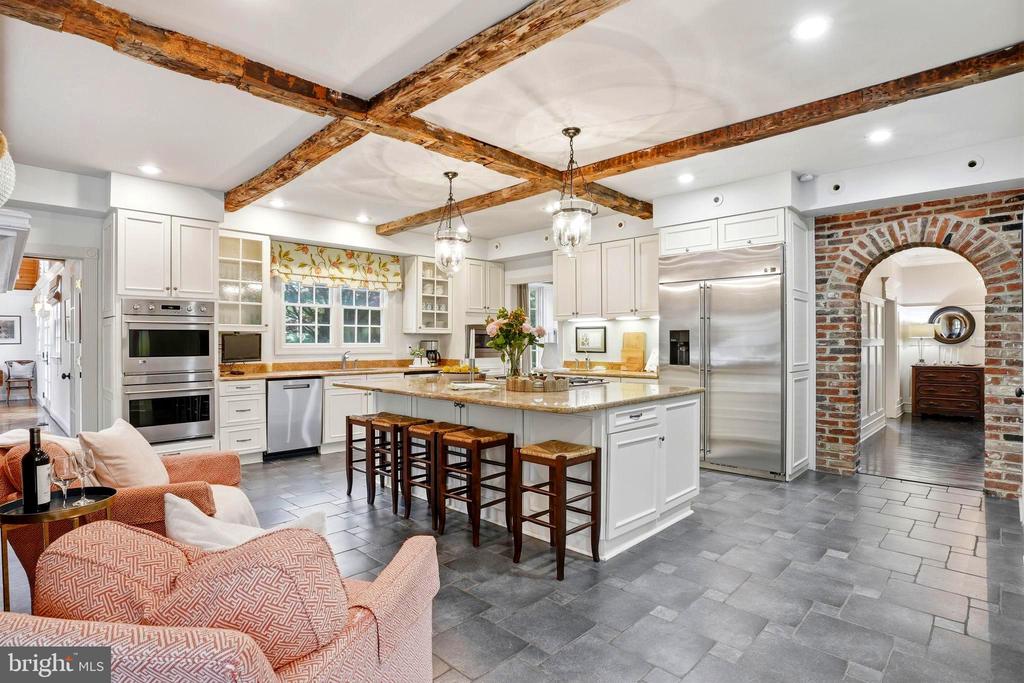 213 COLUMBIA LANE