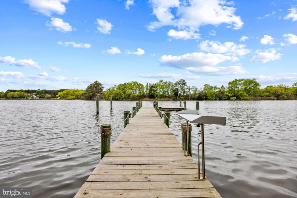 EASTERN SHORE WATERFRONT | 132 TANNERS POINT DRIVE