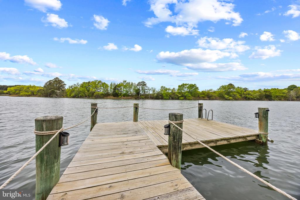 EASTERN SHORE WATERFRONT | 132 TANNERS POINT DRIVE