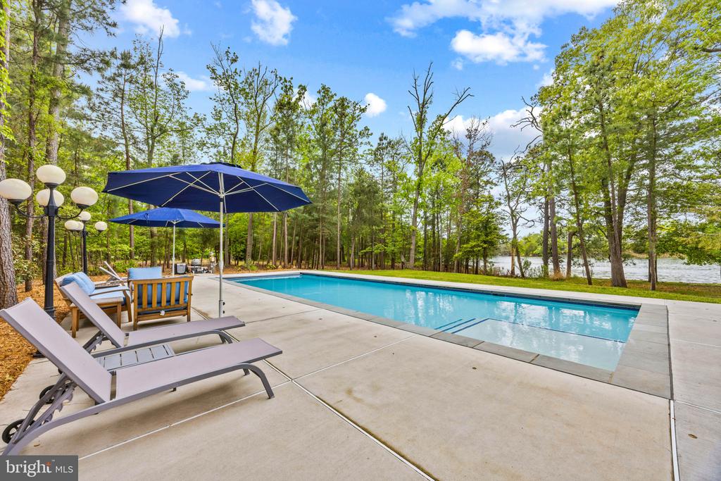 EASTERN SHORE WATERFRONT | 132 TANNERS POINT DRIVE