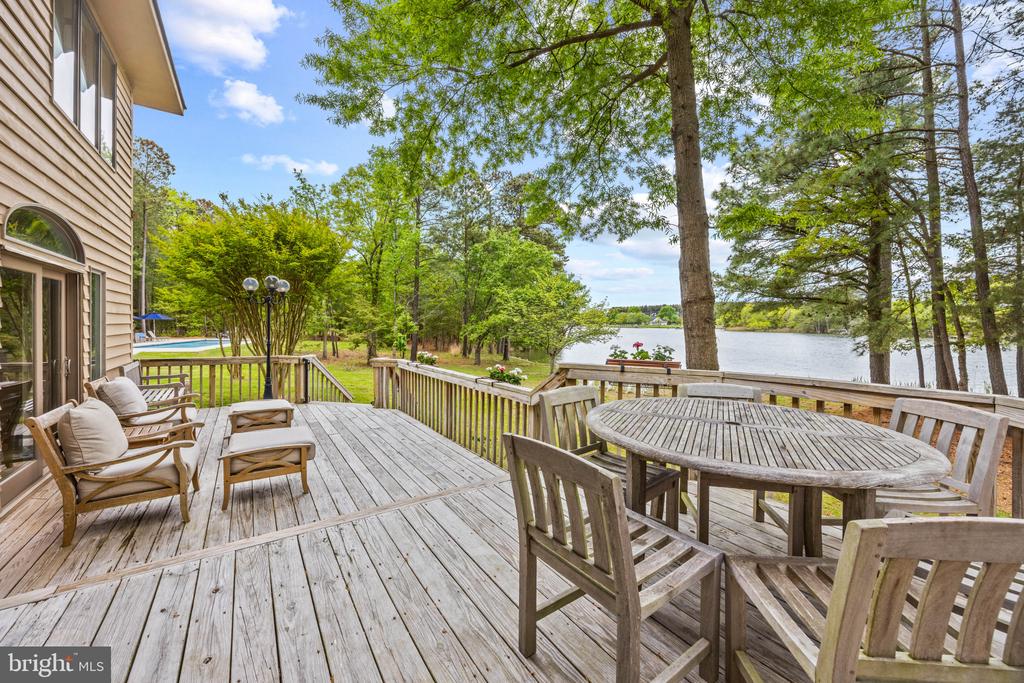 EASTERN SHORE WATERFRONT | 132 TANNERS POINT DRIVE