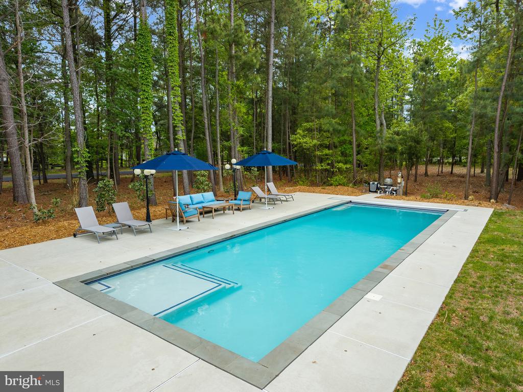 EASTERN SHORE WATERFRONT | 132 TANNERS POINT DRIVE