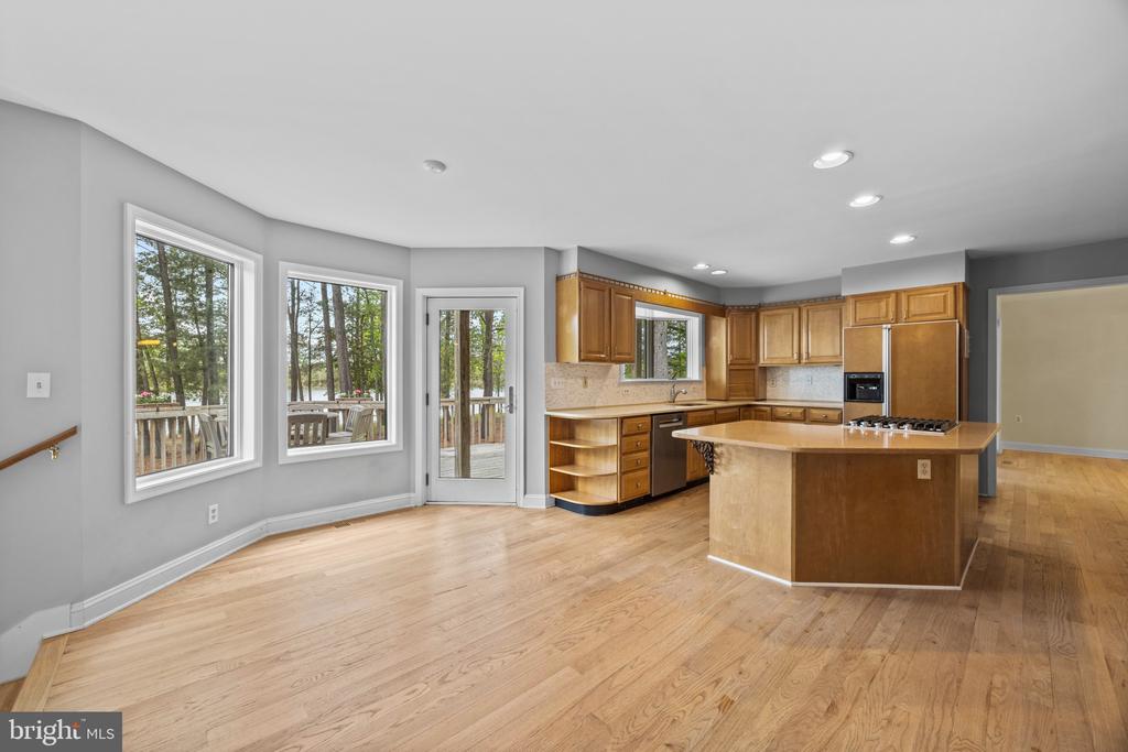 EASTERN SHORE WATERFRONT | 132 TANNERS POINT DRIVE