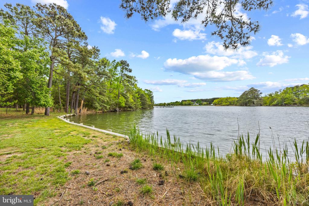 EASTERN SHORE WATERFRONT | 132 TANNERS POINT DRIVE