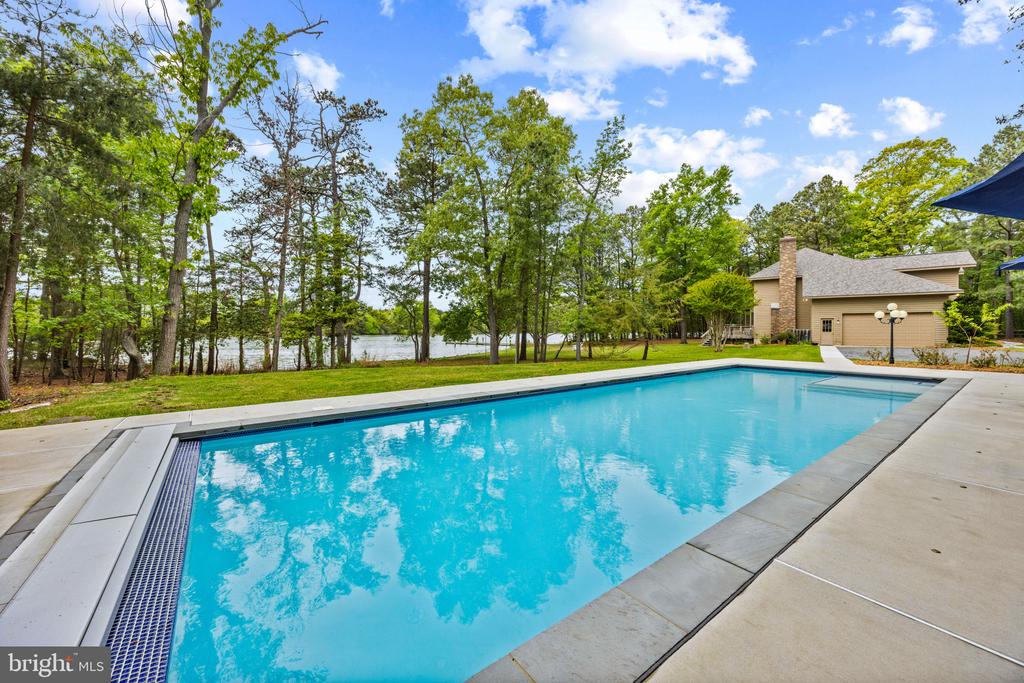 EASTERN SHORE WATERFRONT | 132 TANNERS POINT DRIVE