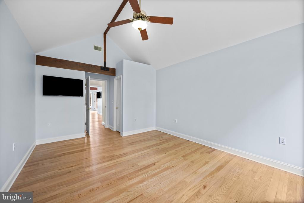 EASTERN SHORE WATERFRONT | 132 TANNERS POINT DRIVE