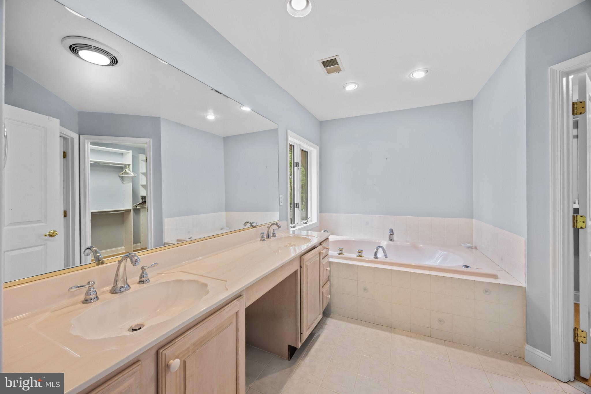 EASTERN SHORE WATERFRONT | 132 TANNERS POINT DRIVE