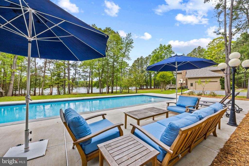 EASTERN SHORE WATERFRONT | 132 TANNERS POINT DRIVE