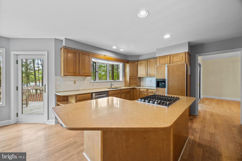 EASTERN SHORE WATERFRONT | 132 TANNERS POINT DRIVE