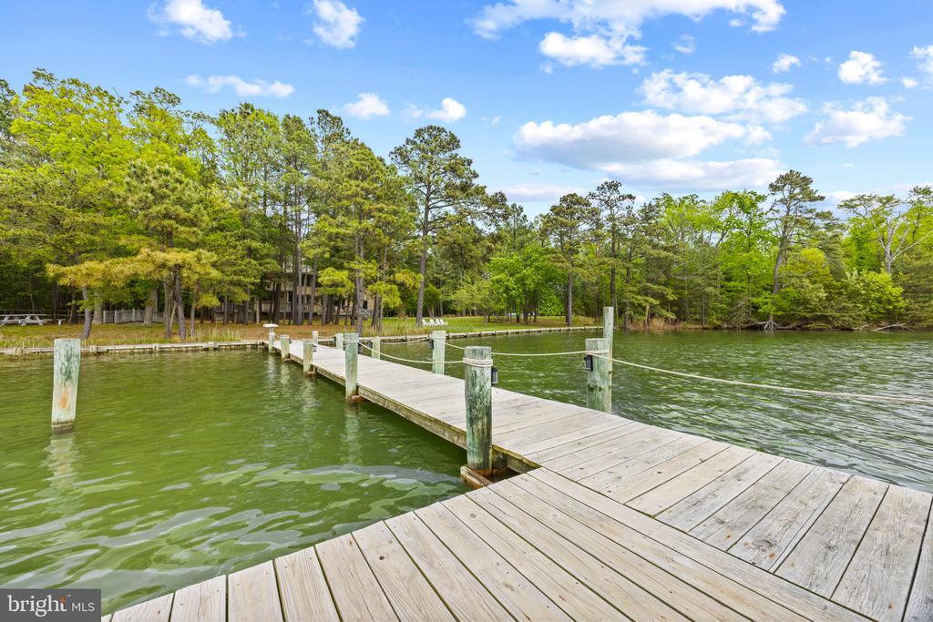 EASTERN SHORE WATERFRONT | 132 TANNERS POINT DRIVE