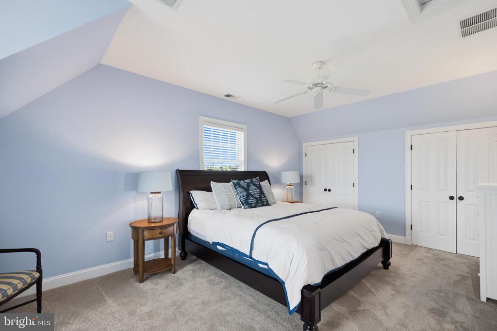 CHESAPEAKE BAY WATERFRONT ESTATE ON 20 ACRES | 7328 KENT POINT ROAD