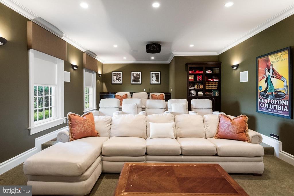 CHESAPEAKE BAY WATERFRONT ESTATE ON 20 ACRES | 7328 KENT POINT ROAD
