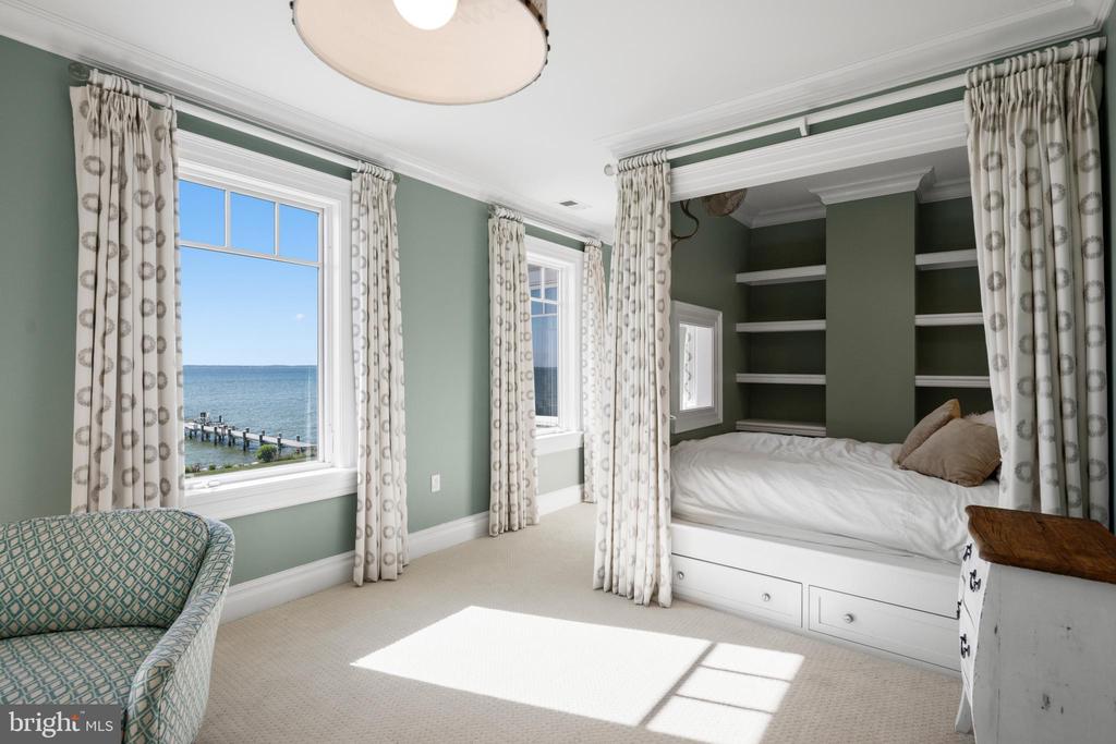 CHESAPEAKE BAY WATERFRONT ESTATE ON 20 ACRES | 7328 KENT POINT ROAD