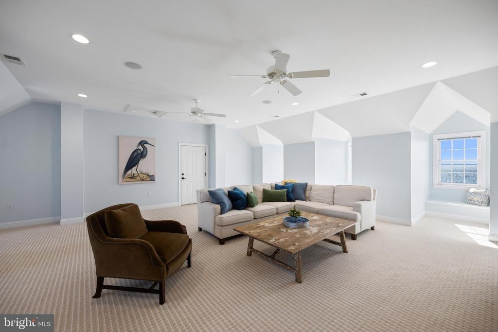 CHESAPEAKE BAY WATERFRONT ESTATE ON 20 ACRES | 7328 KENT POINT ROAD