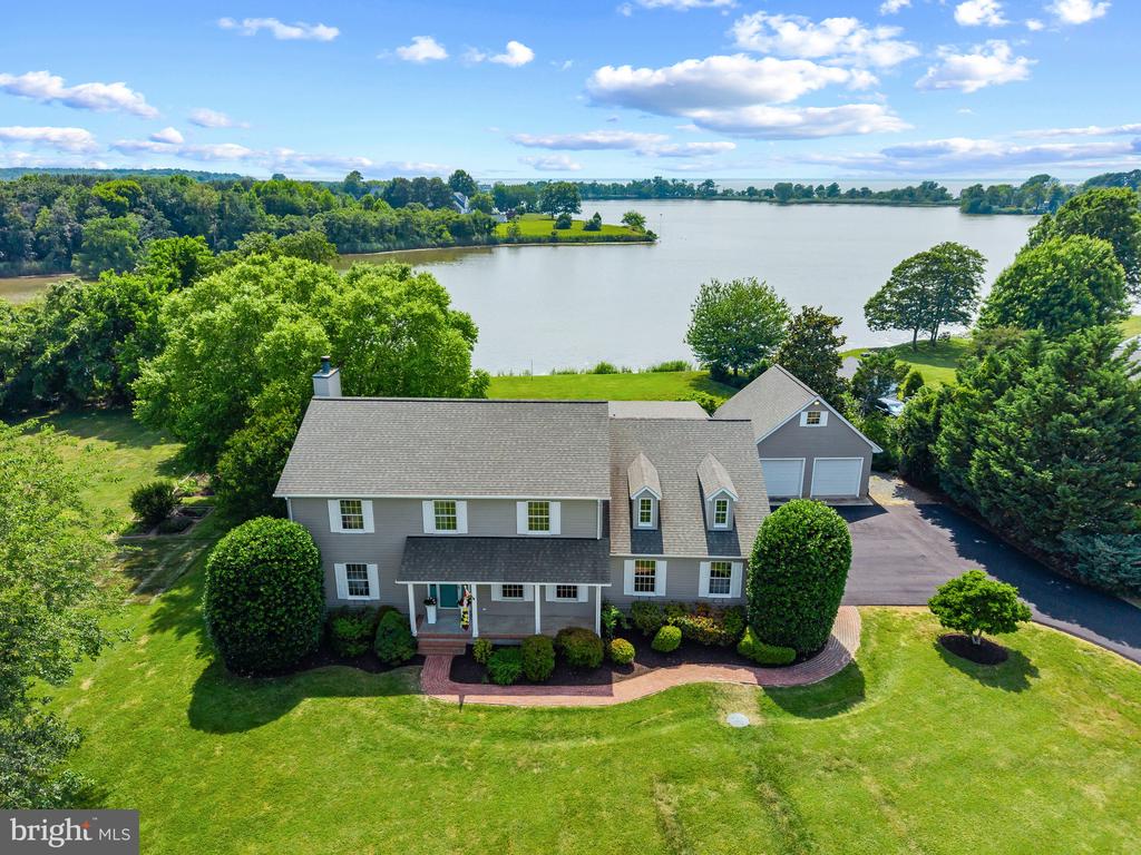 EASTERN SHORE WATERFRONT | 115 NW CREEK DRIVE