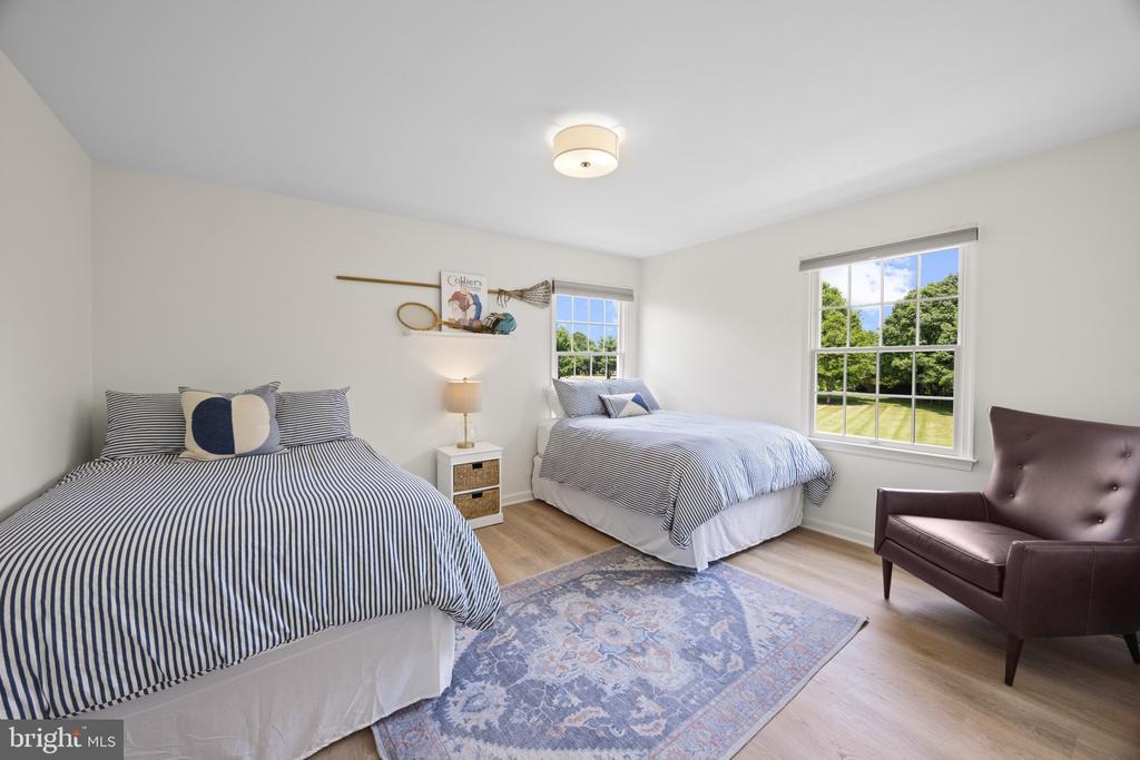 EASTERN SHORE WATERFRONT | 115 NW CREEK DRIVE
