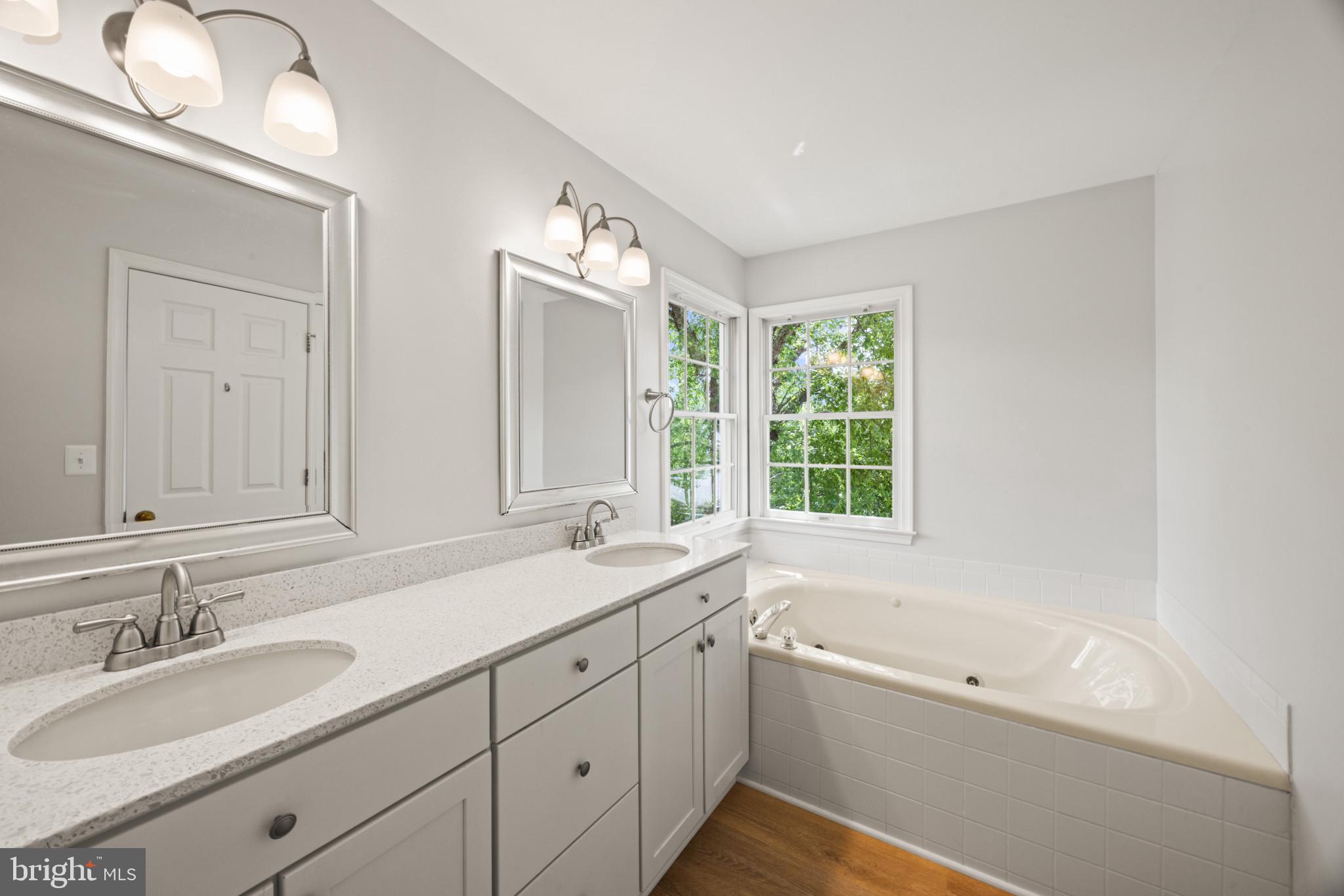 EASTERN SHORE WATERFRONT | 115 NW CREEK DRIVE