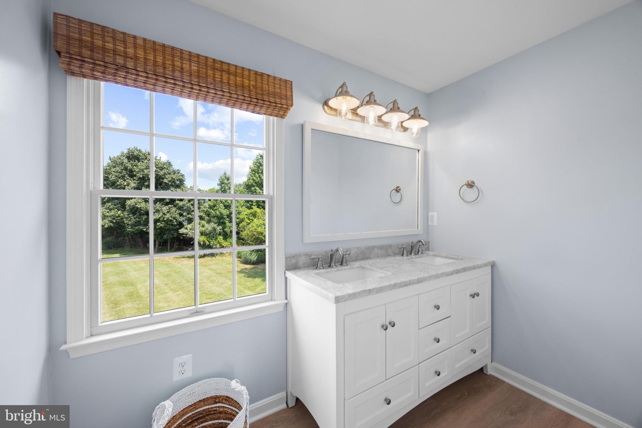 EASTERN SHORE WATERFRONT | 115 NW CREEK DRIVE