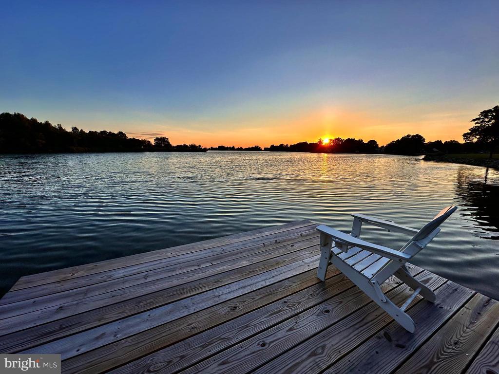 EASTERN SHORE WATERFRONT | 115 NW CREEK DRIVE