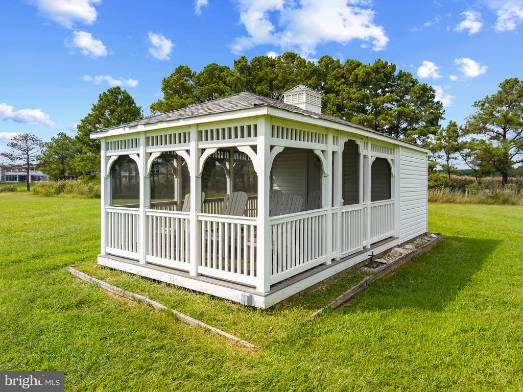 EASTERN SHORE WATERFRONT ESTATE - STEVENSVILLE | 450 SEASCAPE LANE