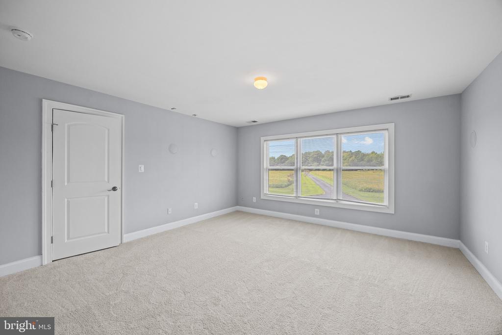 EASTERN SHORE WATERFRONT ESTATE - STEVENSVILLE | 450 SEASCAPE LANE
