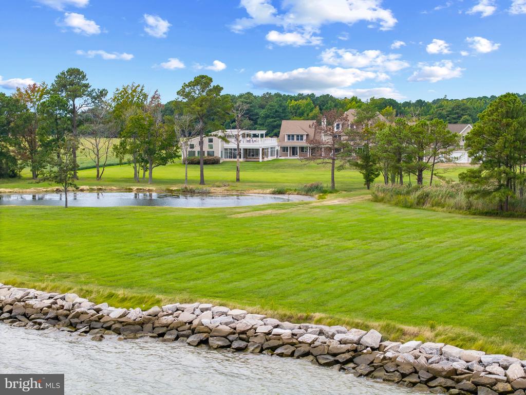 EASTERN SHORE WATERFRONT ESTATE - STEVENSVILLE | 450 SEASCAPE LANE