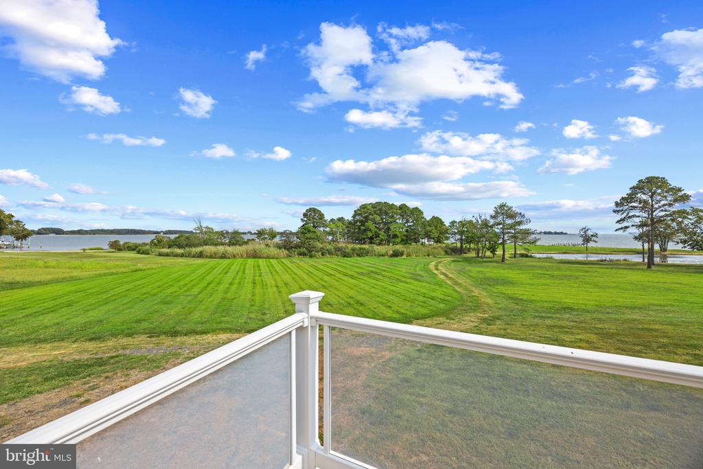 EASTERN SHORE WATERFRONT ESTATE - STEVENSVILLE | 450 SEASCAPE LANE