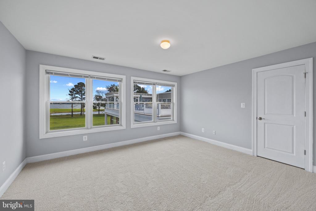 EASTERN SHORE WATERFRONT ESTATE - STEVENSVILLE | 450 SEASCAPE LANE