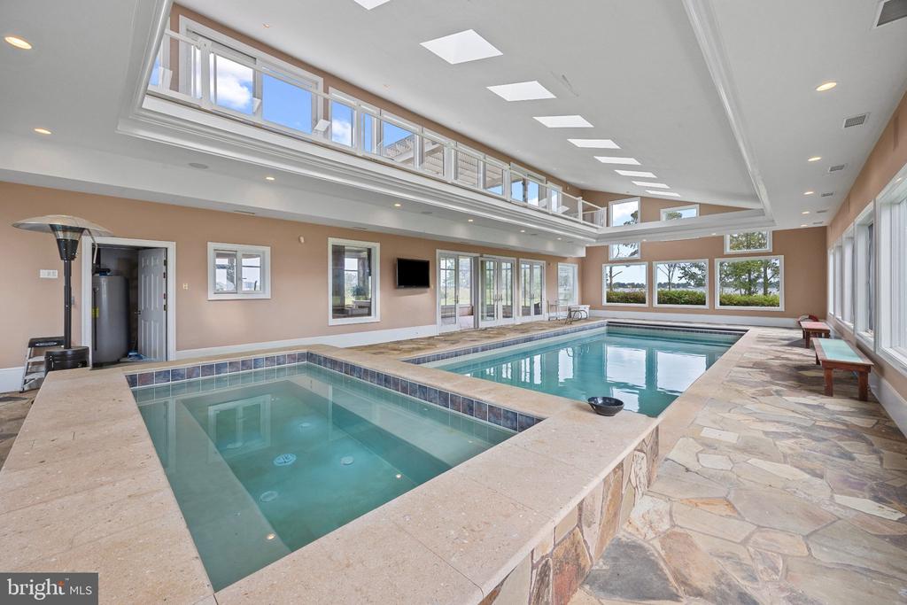 EASTERN SHORE WATERFRONT ESTATE - STEVENSVILLE | 450 SEASCAPE LANE