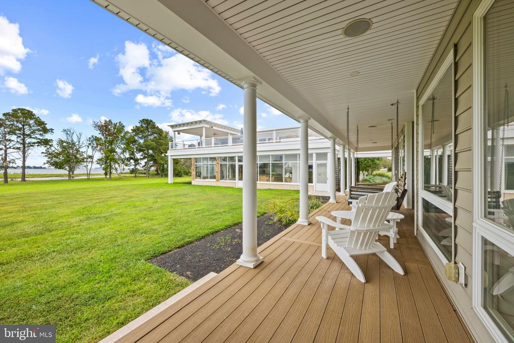 EASTERN SHORE WATERFRONT ESTATE - STEVENSVILLE | 450 SEASCAPE LANE