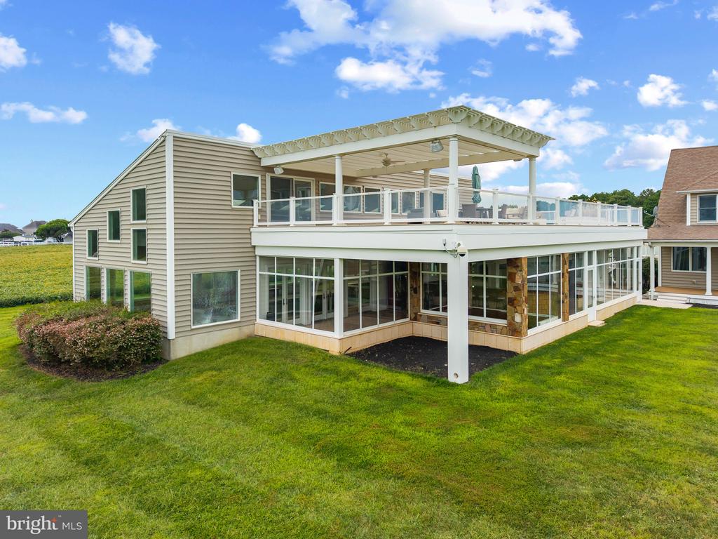 EASTERN SHORE WATERFRONT ESTATE - STEVENSVILLE | 450 SEASCAPE LANE