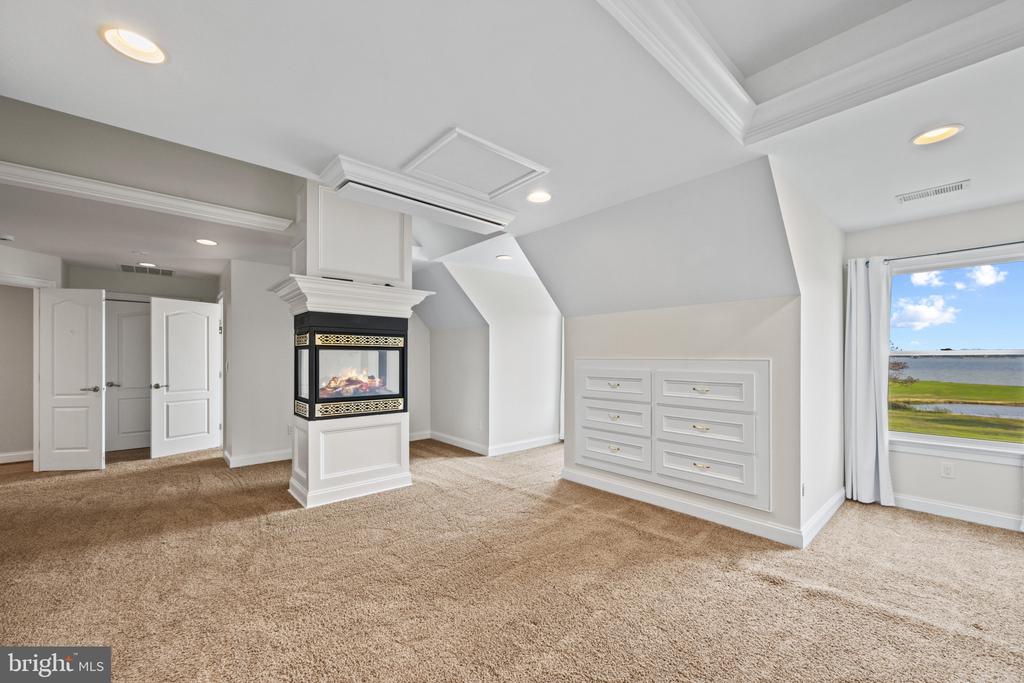 EASTERN SHORE WATERFRONT ESTATE - STEVENSVILLE | 450 SEASCAPE LANE